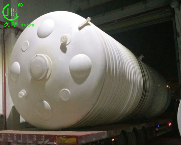 久佳防腐每一臺(tái)PE儲(chǔ)罐，都是用心專業(yè)之作！